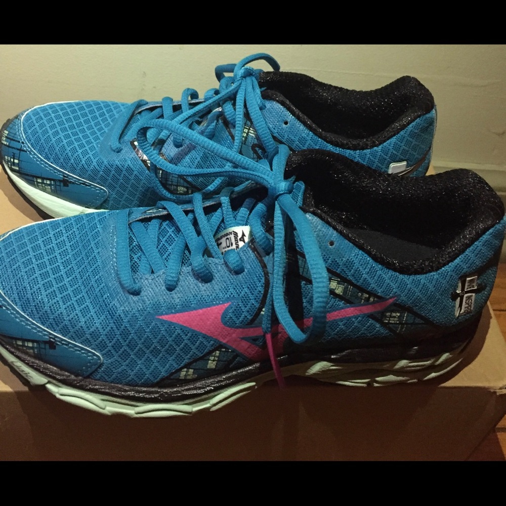 Mizuno running shoes size 7.5